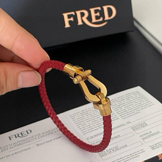 Popular Fred bracelet, smooth diamond-free horseshoe clasp bracelet, stylish an