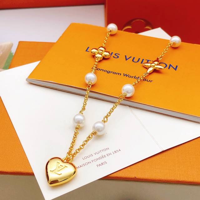 No. Lxl0232 Lv*Latest love necklace consistent Zp brass material DDD