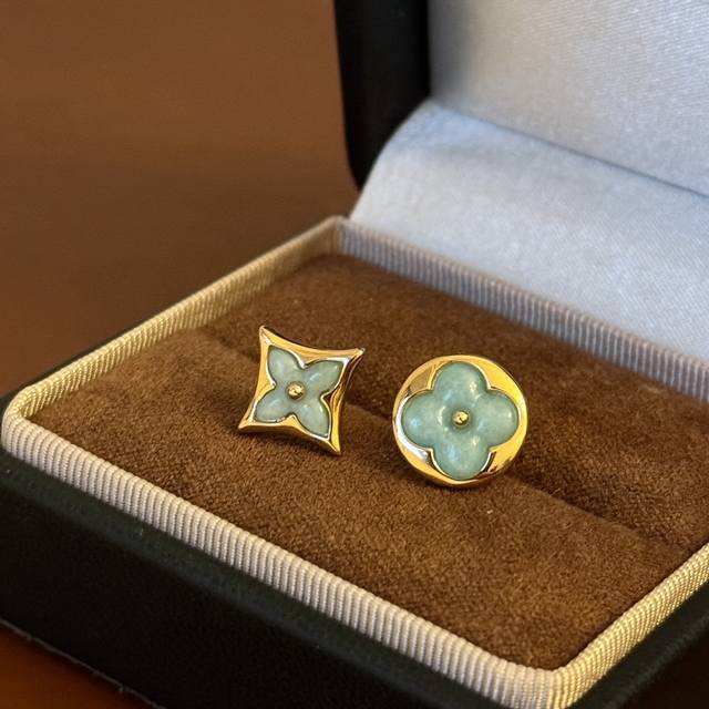 Lujia's new asymmetrical earrings with old flower and amazonite for early autumn