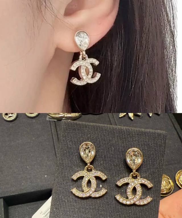 Chanel 25B Double C Stud Earrings This season's must-buy 25B new style stud earr