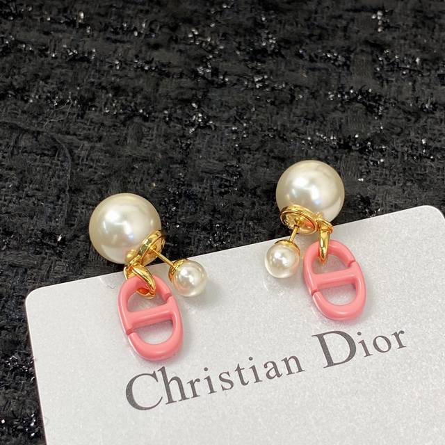 Code E1409 earrings are hot-selling models and are now on sale. synchronized co