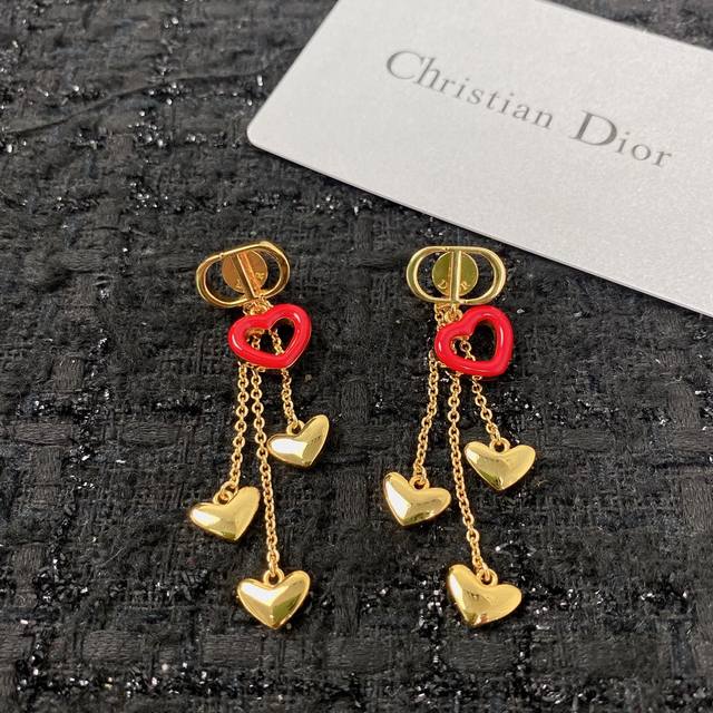 Code E1497 earrings are hot-selling models and are now on sale. synchronized co
