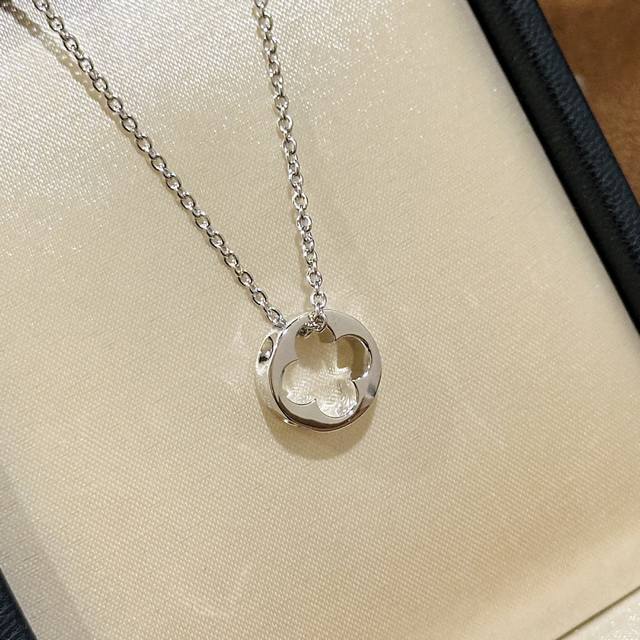 A6606 Donkey's hollow four-leaf clover glossy necklace is simple and generous, v