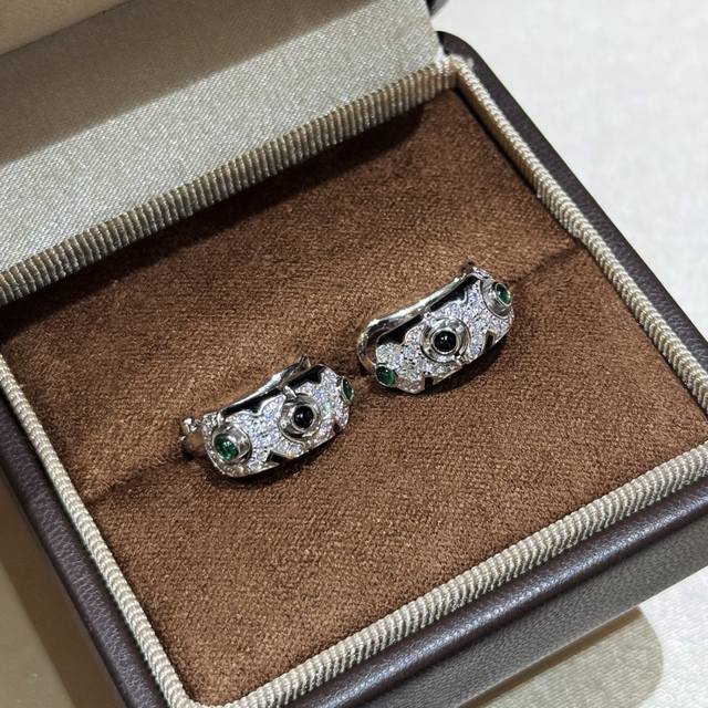 A6604 New black enamel leopard print emerald and full diamond earrings from Kaji