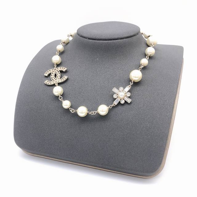 No. Xxl0075 This Xiangjia necklace really wins my heart. The pearl double C and