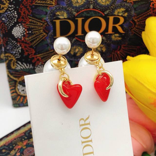 No.Ded0353 Dior latest red heart earrings consistent Zp brass material DDD