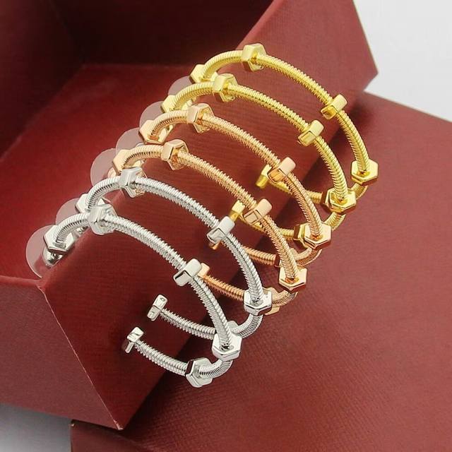 Kajia CNC high-end six-screw earrings, classic screw design from the Juste Un Cl