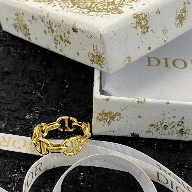 Code R016 Hot-selling new ring. Exclusive high-end quality photos. Not the stan