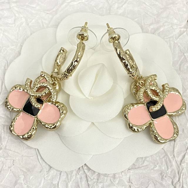 Code E2388 Chanel earrings are a hot-selling item, newly launched. Chan 23K gol