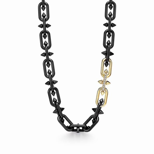 Tif necklace, a bullet-shaped necklace with a rivet clasp, an exclusive, high-en