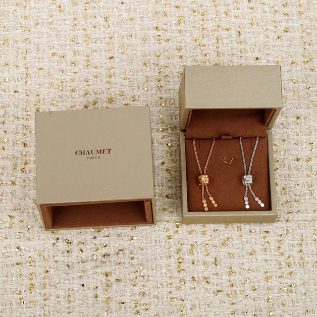 250278 We offer honeycomb necklaces with diamonds, which can be customized with