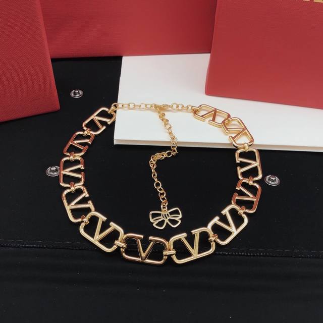 No. Vxl0018 Valentino's latest necklace is made of polished Zp brass.