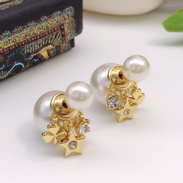 No.Ded0299 D*Or latest model pearl earrings of the same size Zp material DDD