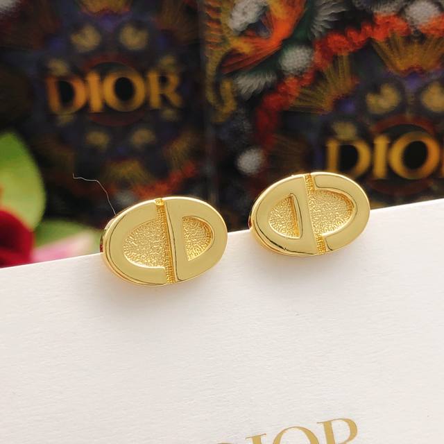 No.Ded0227 Dio*Latest pig nose earrings consistent Zp brass material DDD