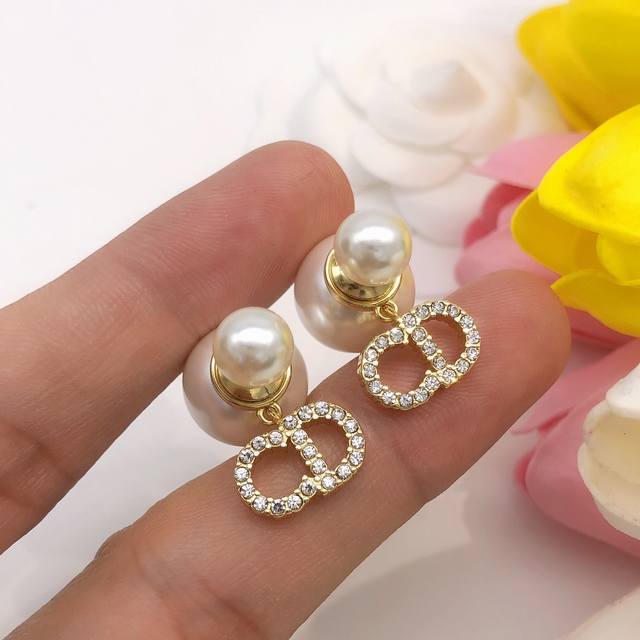 Serial No. Ded0205 Dior original new micro-diamond-sized pearl stud earrings. H
