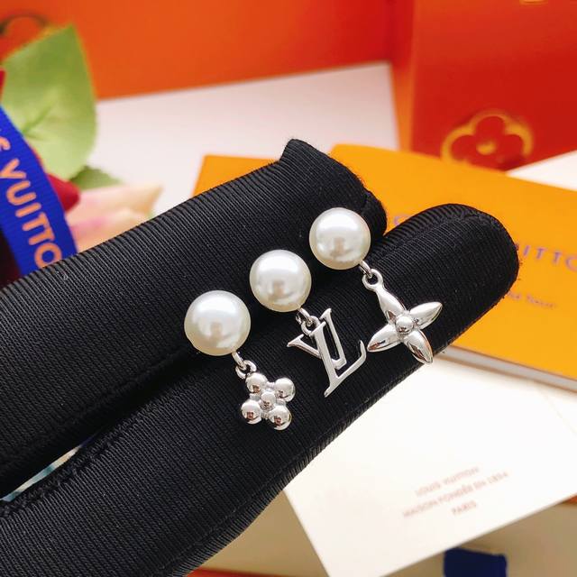 No.Led0391 Lv*Latest three-in-one earrings consistent Zp brass material DDD