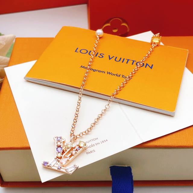 No. Lxl0271 Lv*Latest rose gold color diamond necklace consistent Zp brass mater
