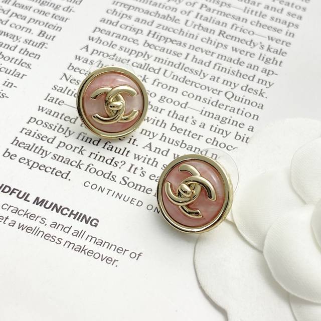 Today's new model, code E3173 Chanel earrings are a hot seller! New arrival! Ch