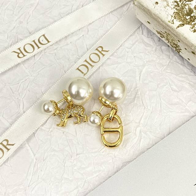 Code E2383 Dior earrings are a hot seller and a new arrival! Dior Ab double bal