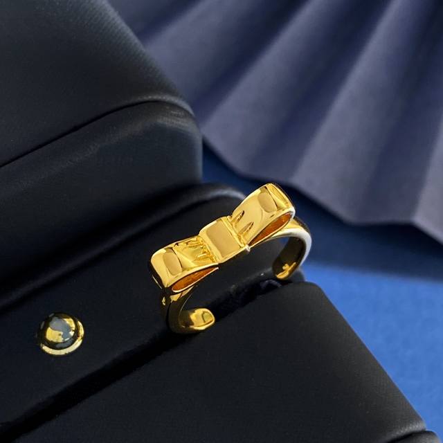 Prada Prada style Ins fashion Korean version all-match temperament gold glossy b