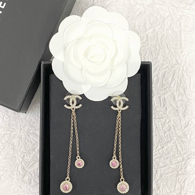 Code E2372 Chanel best-selling earrings, new and consistent Zp, brass texture C