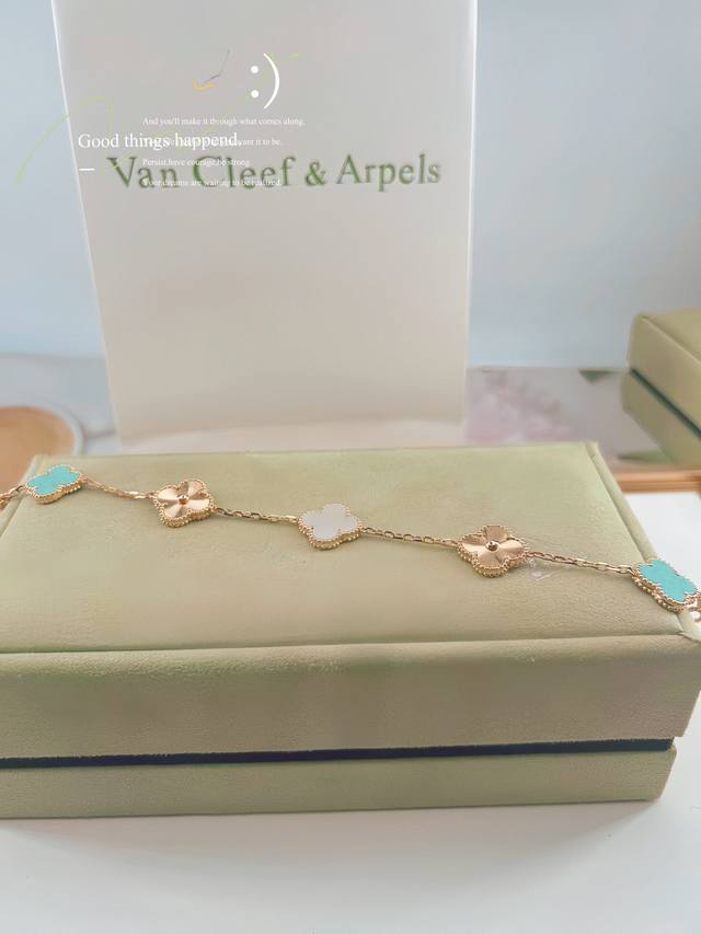Vca Laser Engraved Five-Color Bracelet with Two Blue Ceramic and One White Mothe