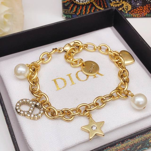 No.Dsl0143 Dio*Latest love star bracelet consistent Zp brass material DDD