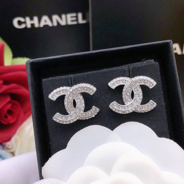 No.Xed0252 Ch*Nel latest classic style diamond silver consistent Zp brass materi