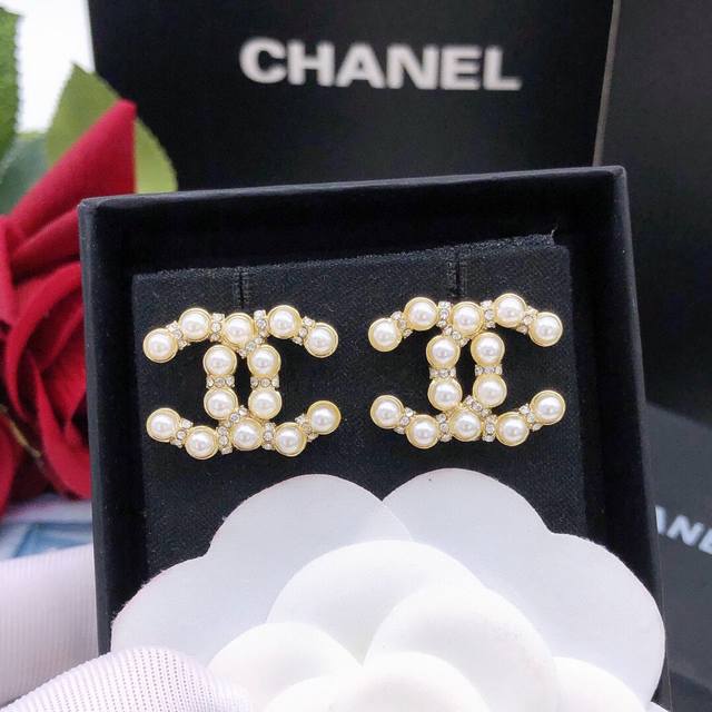 No. Xed0008 Double C pearl earrings with diamond rice bead gourd heavy new prod