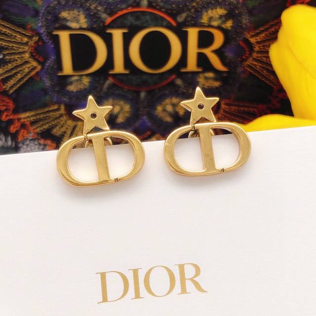 Number: Ded0213 Dior original new CD star earrings, high-end quality, 1:1 counte