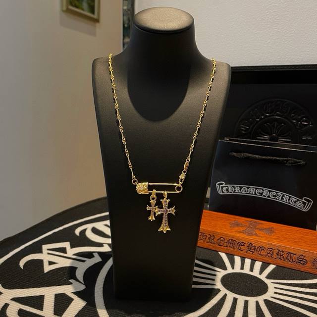 New counter quality Chrome Hearts classic gold necklace with full diamond cross