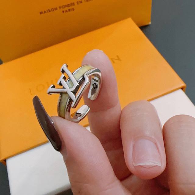 High-quality Louis Vuitton Lv ring, real shot of original goods, new counter mod
