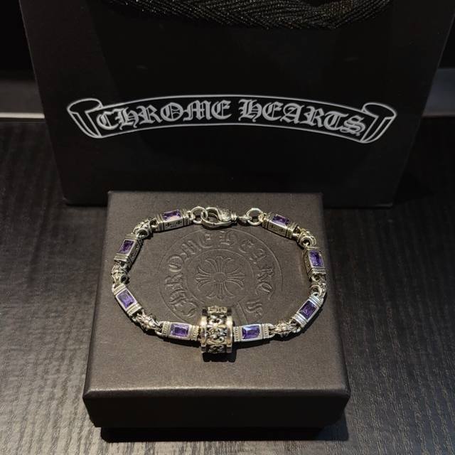 The new counter quality Chrome Hearts purple diamond cross flower bracelet, with