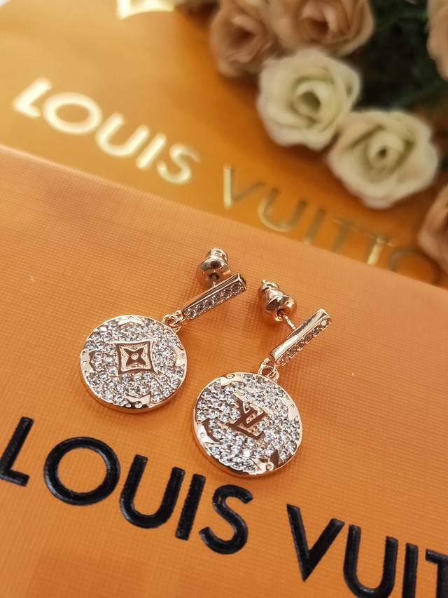 is selling like crazy! This is a hot-selling, snap-up model. Lv heavyweight mod