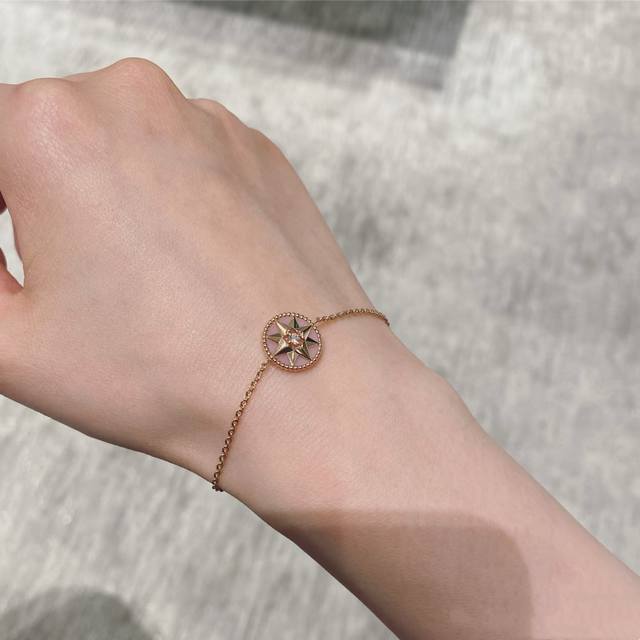 V Gold Dior High-End Pink Mother-of-Pearl Compass Bracelet. Victoire De Castella