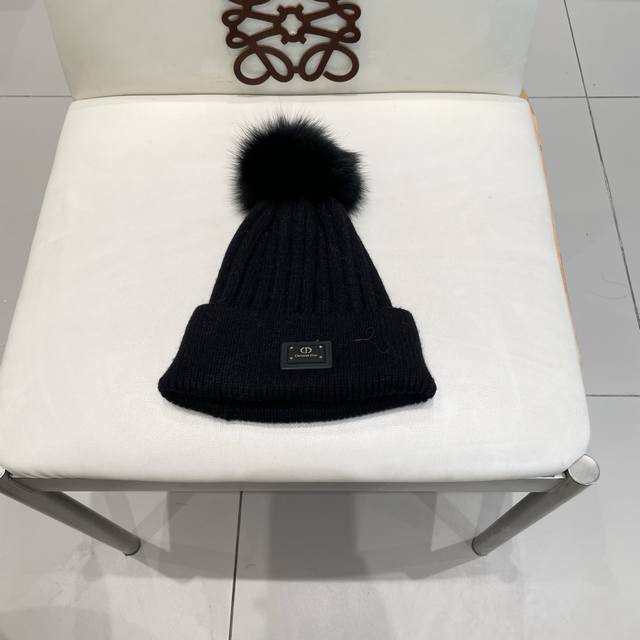 Dior's new autumn and winter knitted wool hat with fox fur ball, super popular a