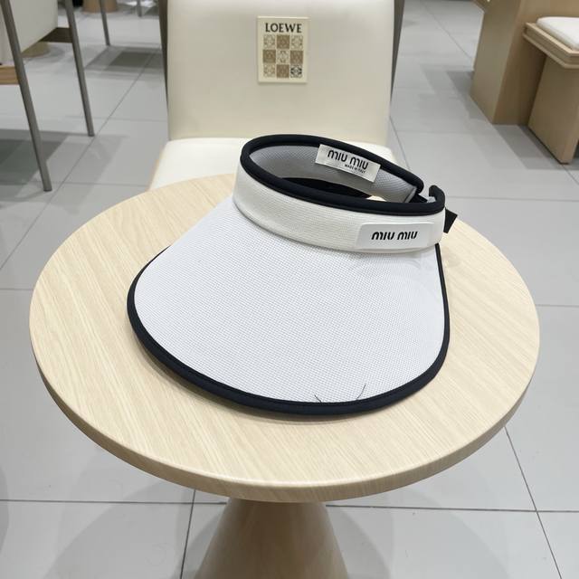 Miumiu summer hollow top hat, suitable for running and sun protection, a must-ha