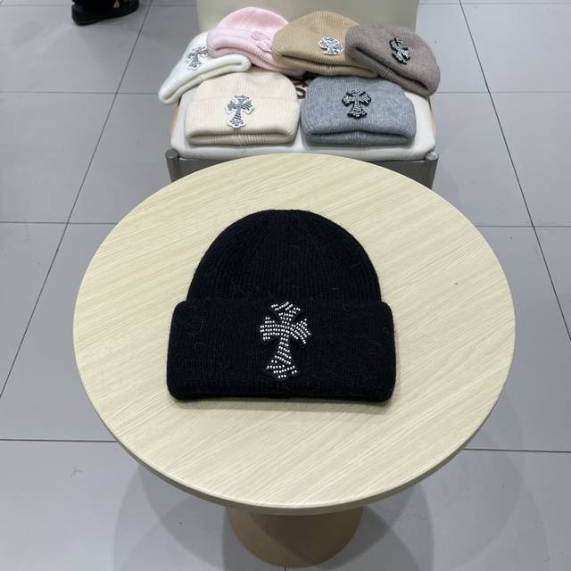 Chrome Hearts 2025 Autumn and Winter New Men's and Women's Knitted Beanie# A ve