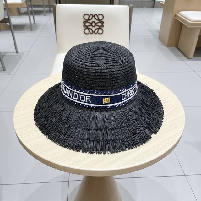 Dior's new round straw hat, high-end customization, celebrity style, summer sun