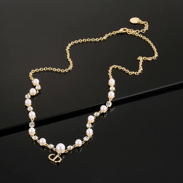 Dior CD necklace, beloved by top brands, features Jadior. Dior's newest creatio