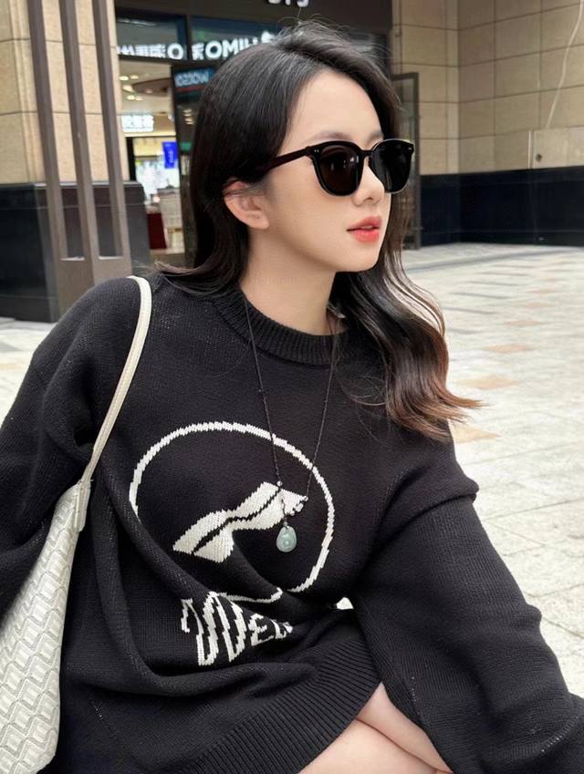 Gucci 2025 Spring new integrated large-frame sunglasses for men and women. Popul