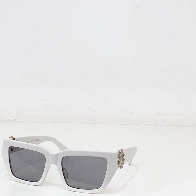 Roberto Cavalie*Model: Src016M Size: 55 ports 19-140