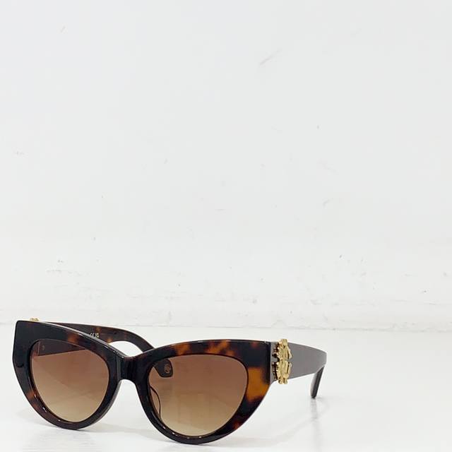 Roberto Cavalie*Model: Src017M Size: 53 ports 20-140