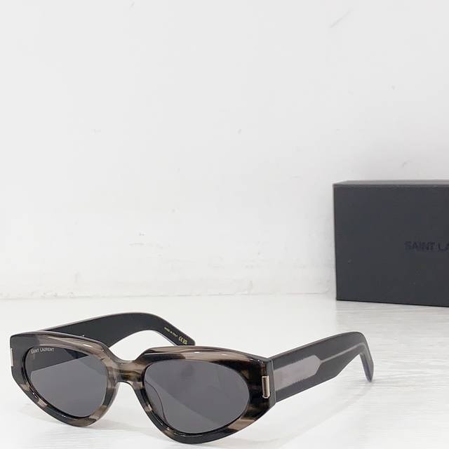 Saint Lauren*Model: Sl 618 Size: 56 mouth 19-145