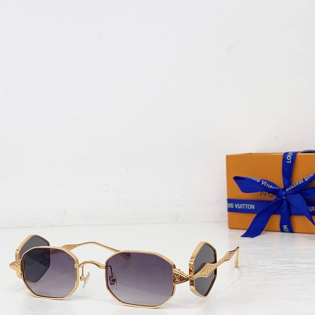 Louis Vuitto*ZU Size: 50 mouth 24-145