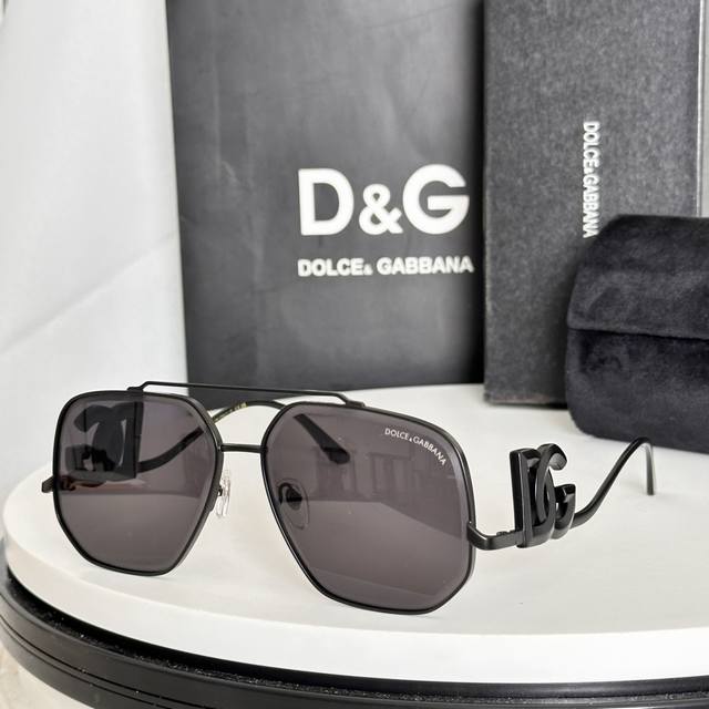 Dolce & Gabban* Model: Dg6696 Size: 60 ports 14-138