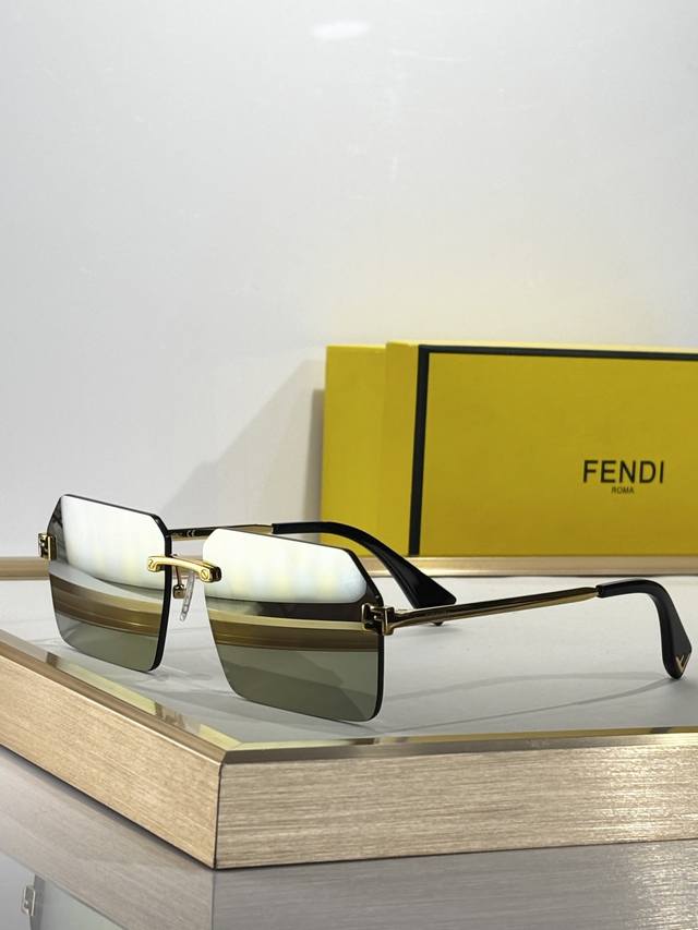 Fendi Model: Fe40043U Size: 58 ports 13-145