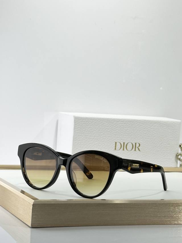 Dior Mod: Diorcdioro B2I Size: 51 ports 18-140