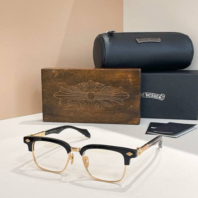 Chrome Heart*Model: Ch8316Size: 54 ports 19-153