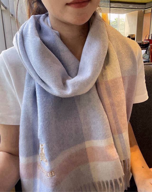 Burberry export order tailgate. Honestly, the design is very simple, but the cla